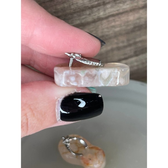 Miniature Flower Agate Flip Flop, Tiny Carvings - Picture 3 of 9